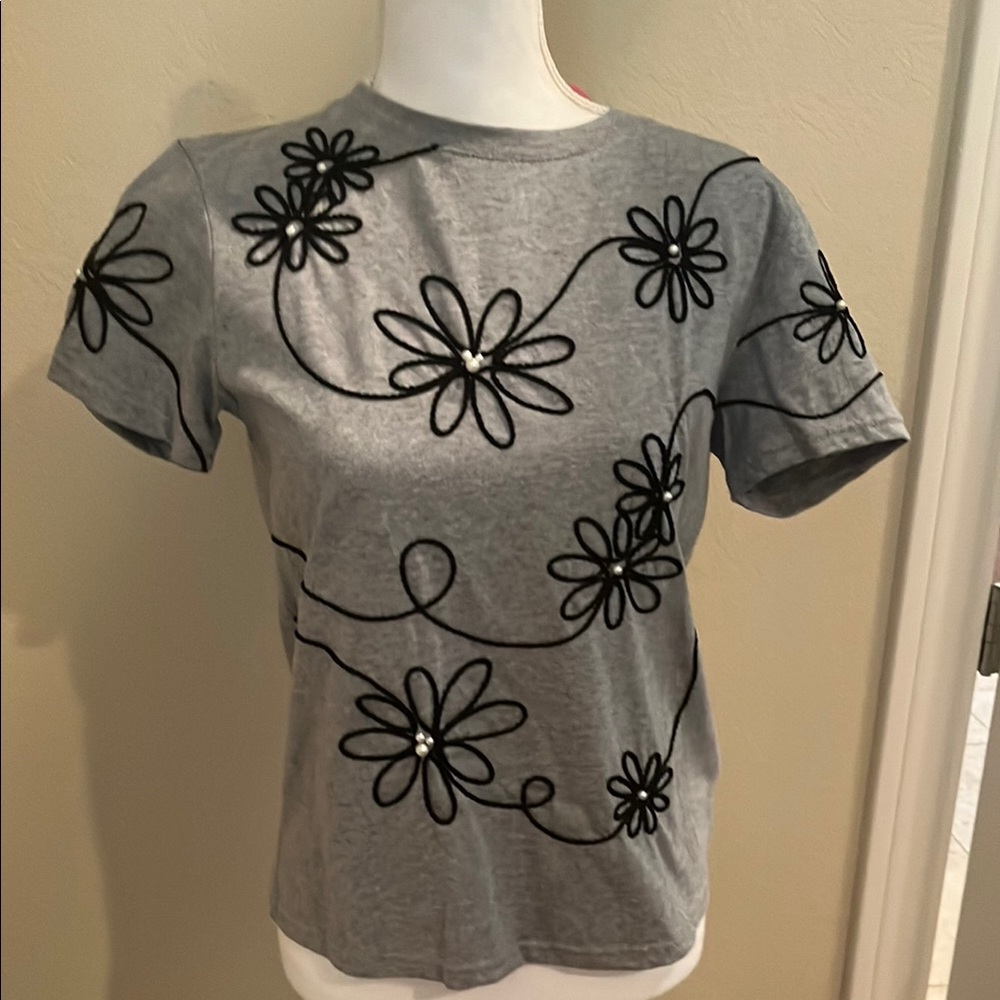 Boutique brand Gray Floral Embroidered Women's Top